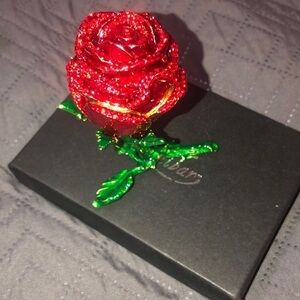 Zanzibar 🌹 red standing‎ rose 4 inches tall new in box